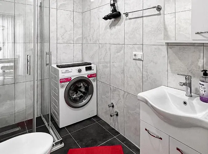 Centre - The Rush -3 Apartment